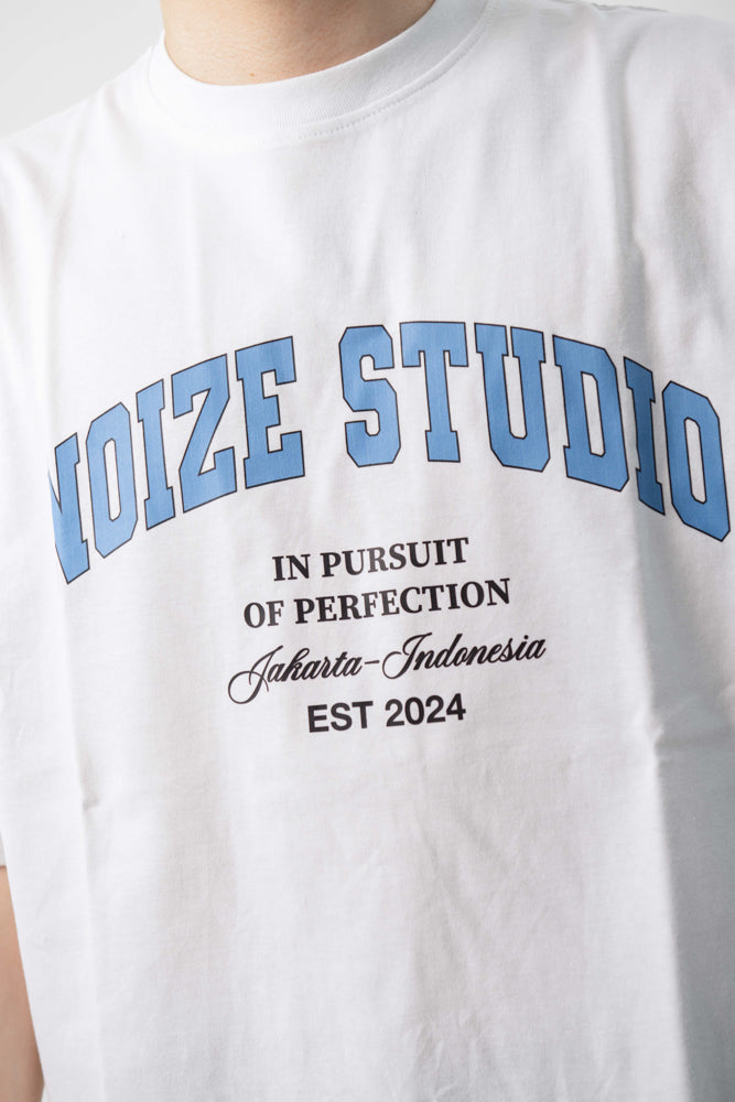 NOIZE STUDIO Signature  Blue - Oversized Tshirt 16S (white)