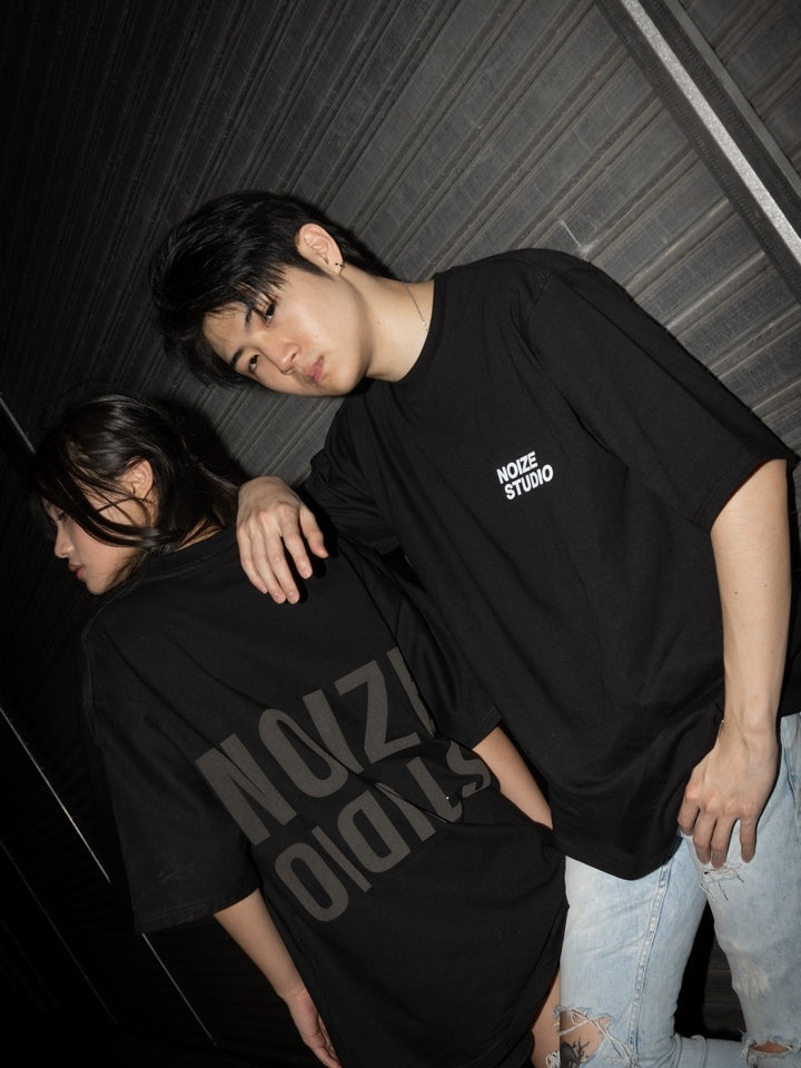 NOIZE STUDIO Signature Inverted  - Oversized Tee 16S (black)