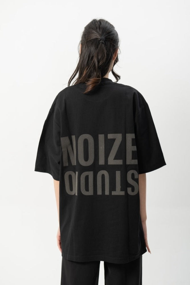 NOIZE STUDIO Signature Inverted  - Oversized Tee 16S (black)